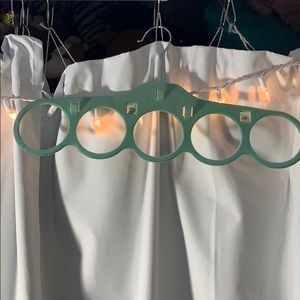 Scarf and belt hanger